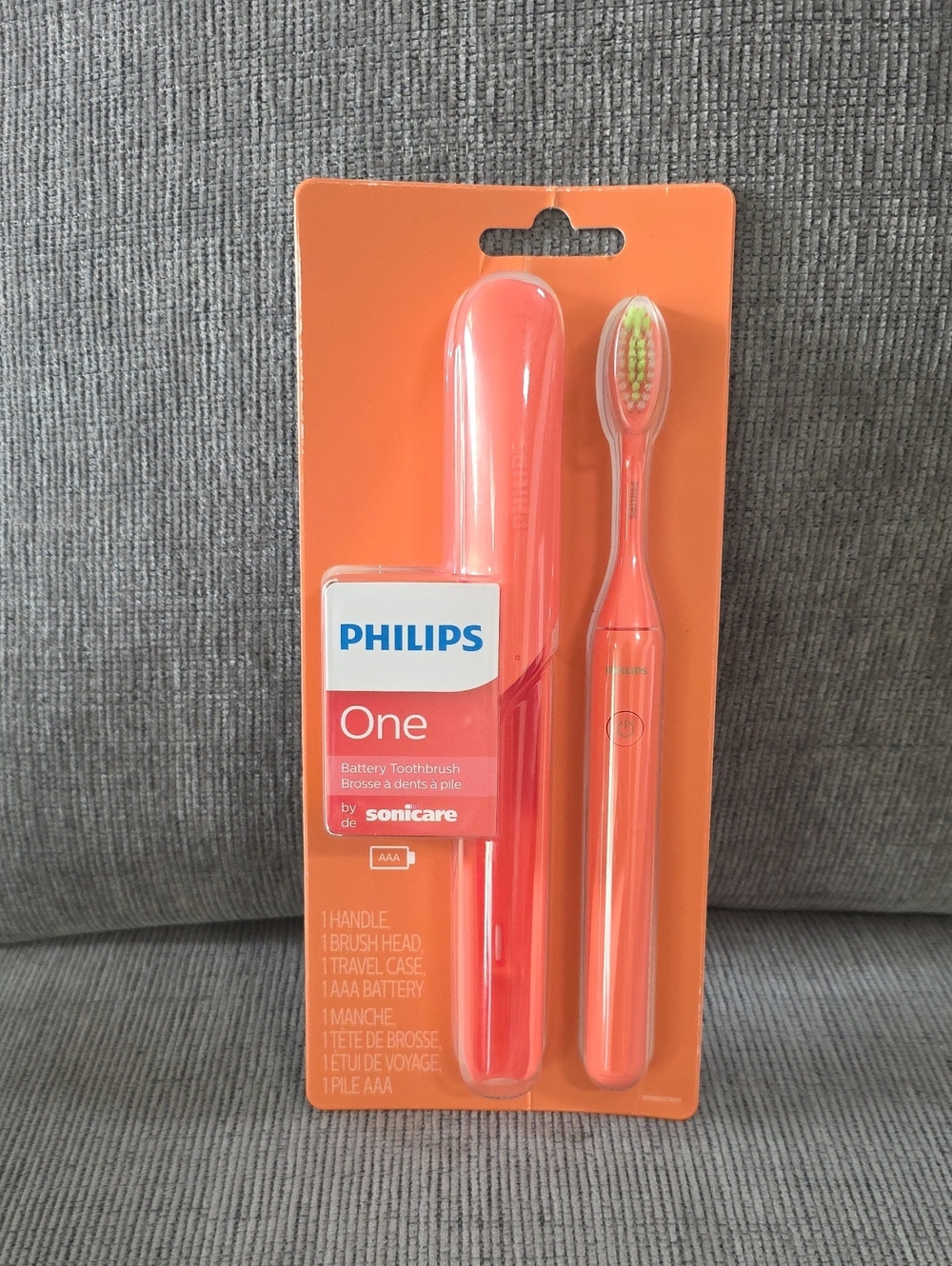 Philips One Battery Toothbrush By Sonicare with Travel Case, New With Batteries.